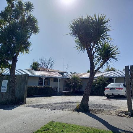 Raglan West Accommodation Units Bagian luar foto