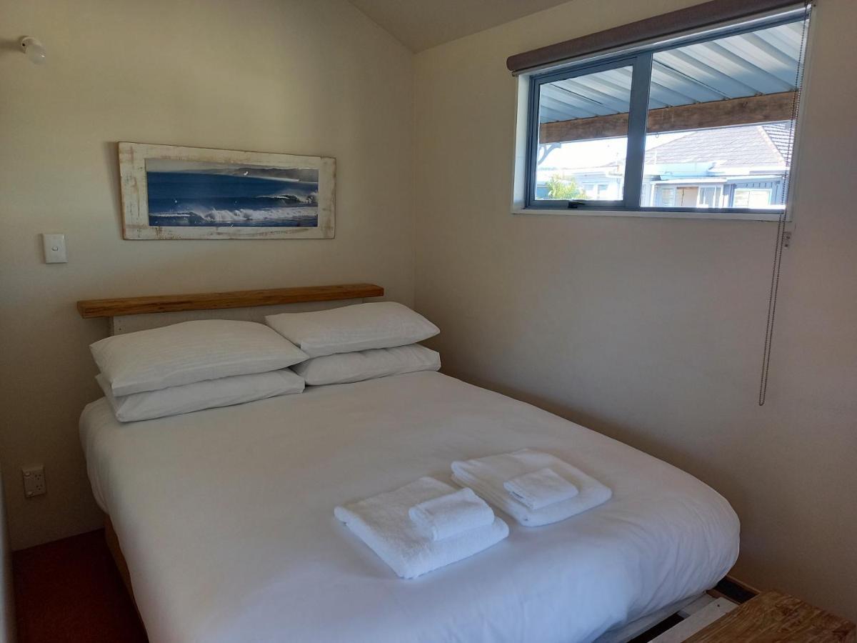 Raglan West Accommodation Units Bagian luar foto